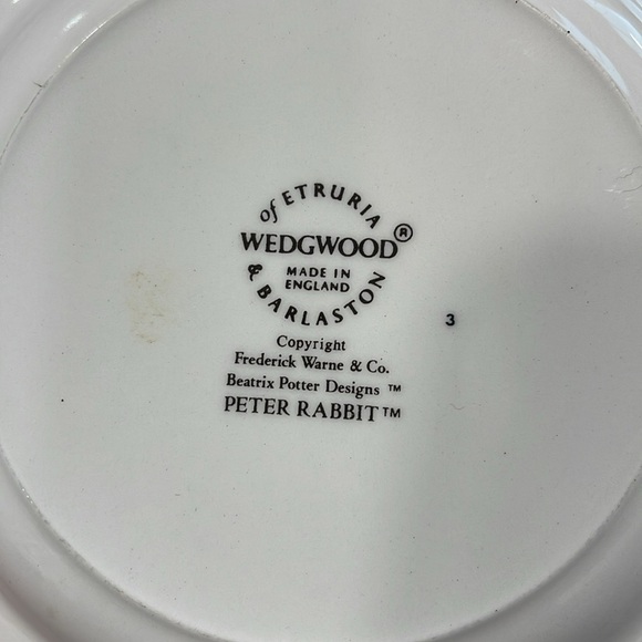 Peter Rabbit Wedgwood three piece set - Picture 8 of 8